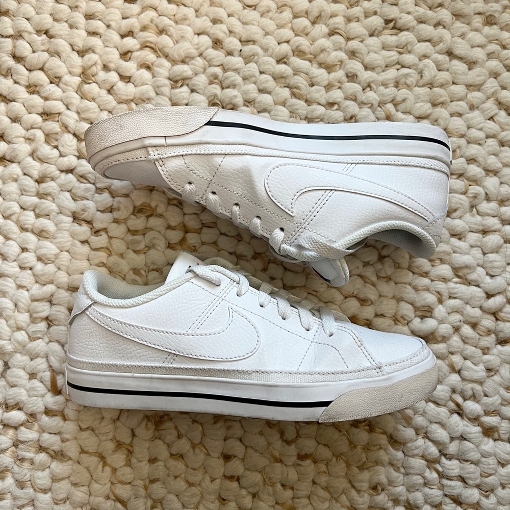 Nike Womens Court Legacy Shoes in white 6.5